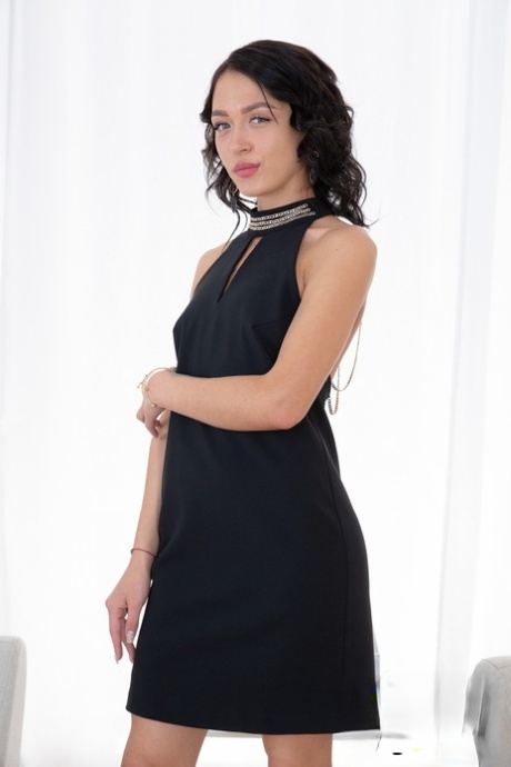 Ukrainian teen Kris the Foxx humps her man's dick on the sofa & takes a facial